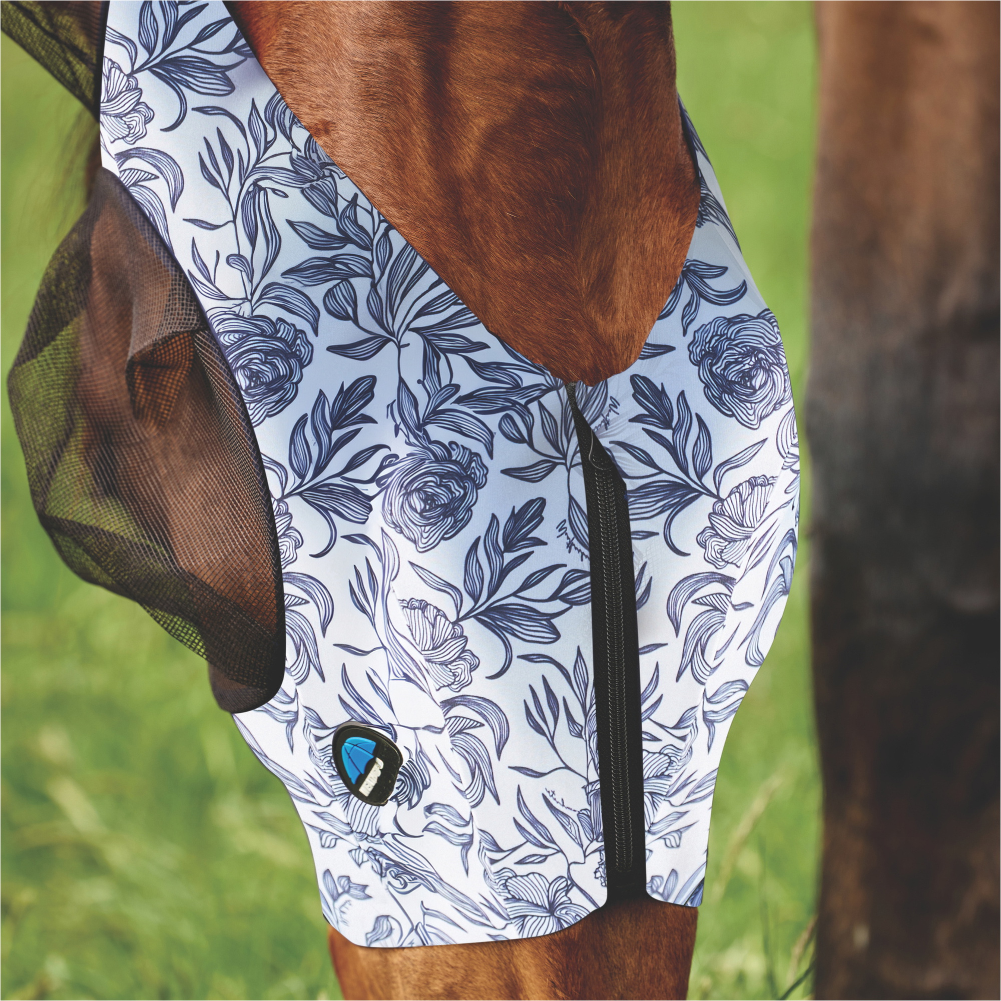 2026 WeatherBeeta Comfitec Deluxe Strecken Fliegen Maske Mit Ohren 1029984038 - White / Marine Blumen Drucken